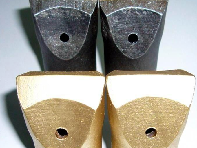 一字钎头材质技术革新：从硬质合金到超晶涂层